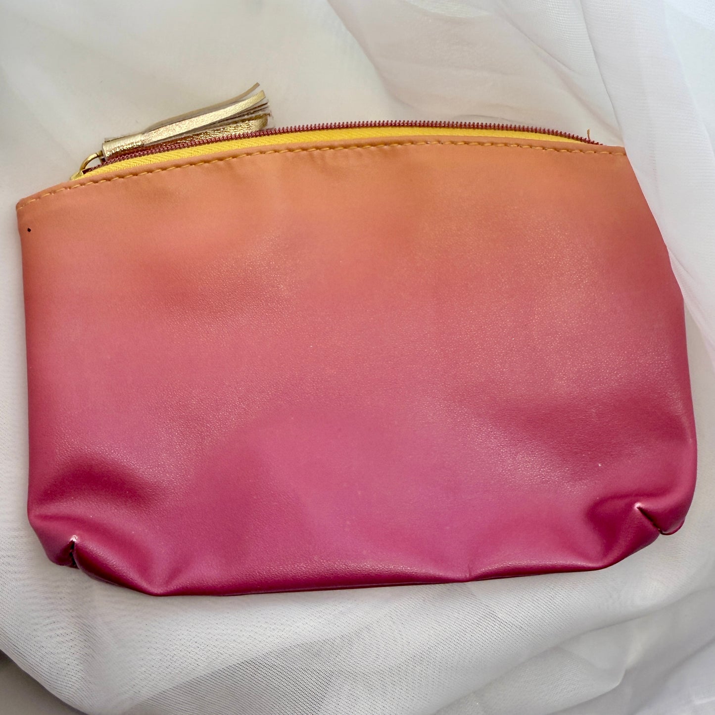 Destash: 2017 Ipsy Peace Love Lipstick zip-up makeup bag