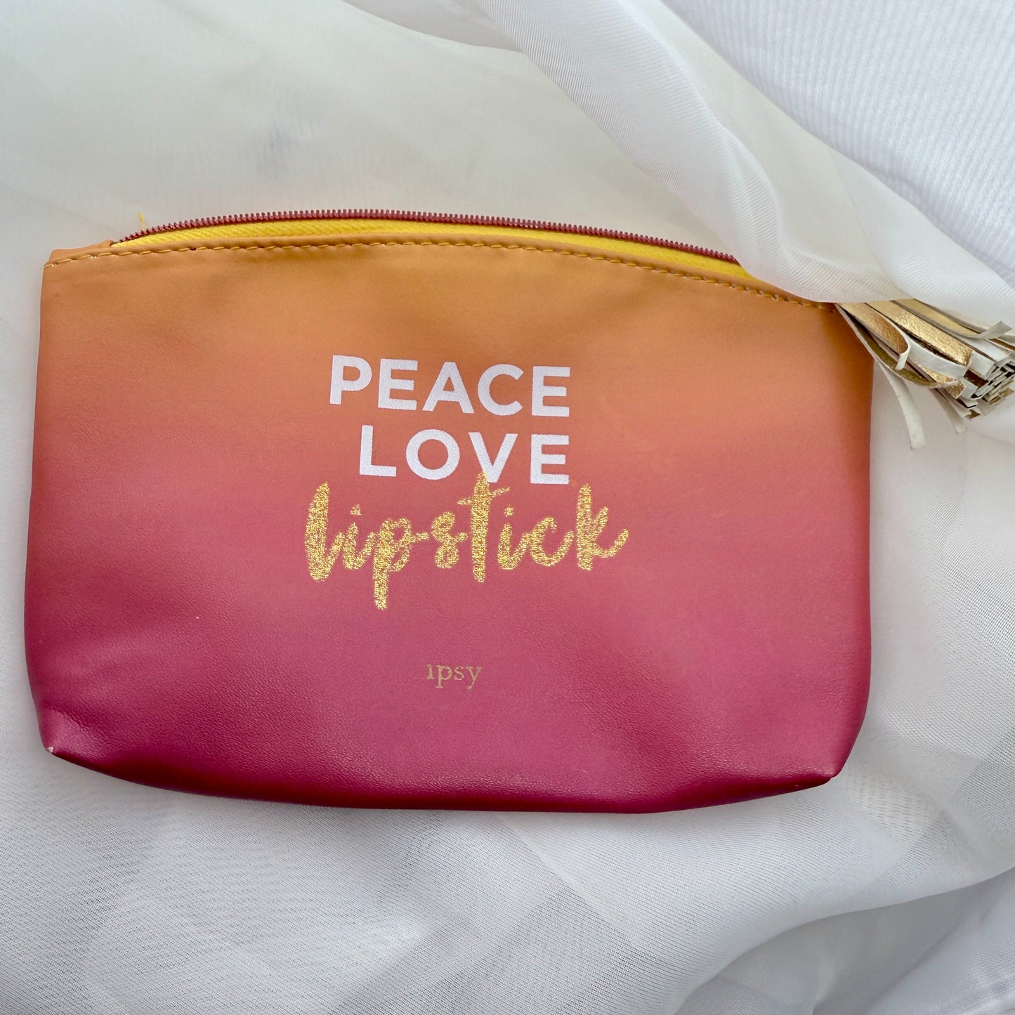 Destash: 2017 Ipsy Peace Love Lipstick zip-up makeup bag
