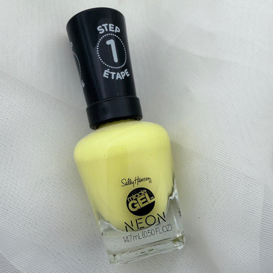 Destash Sally Hansen Lemon Drop Pop