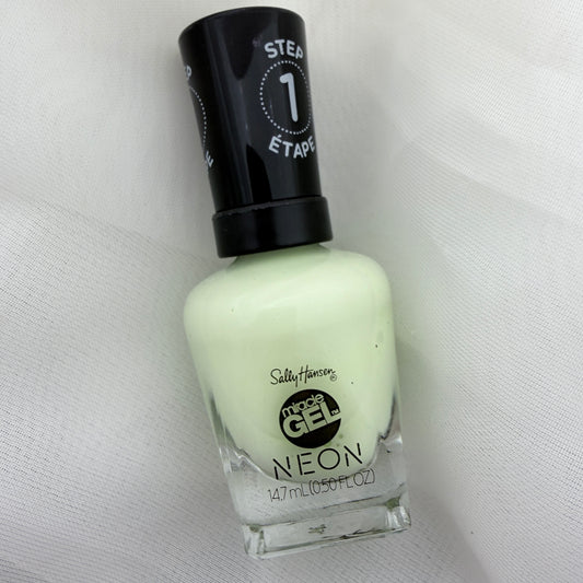 Destash Sally Hansen Lemon Chillo